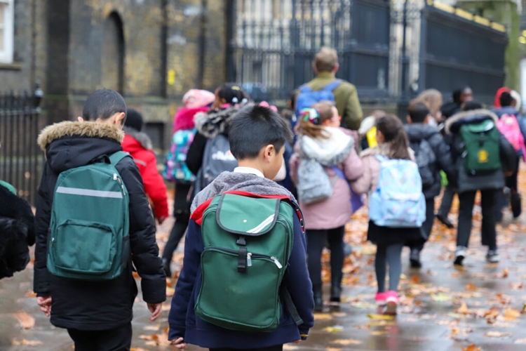 Tips for foster parents on helping foster children with the return to school